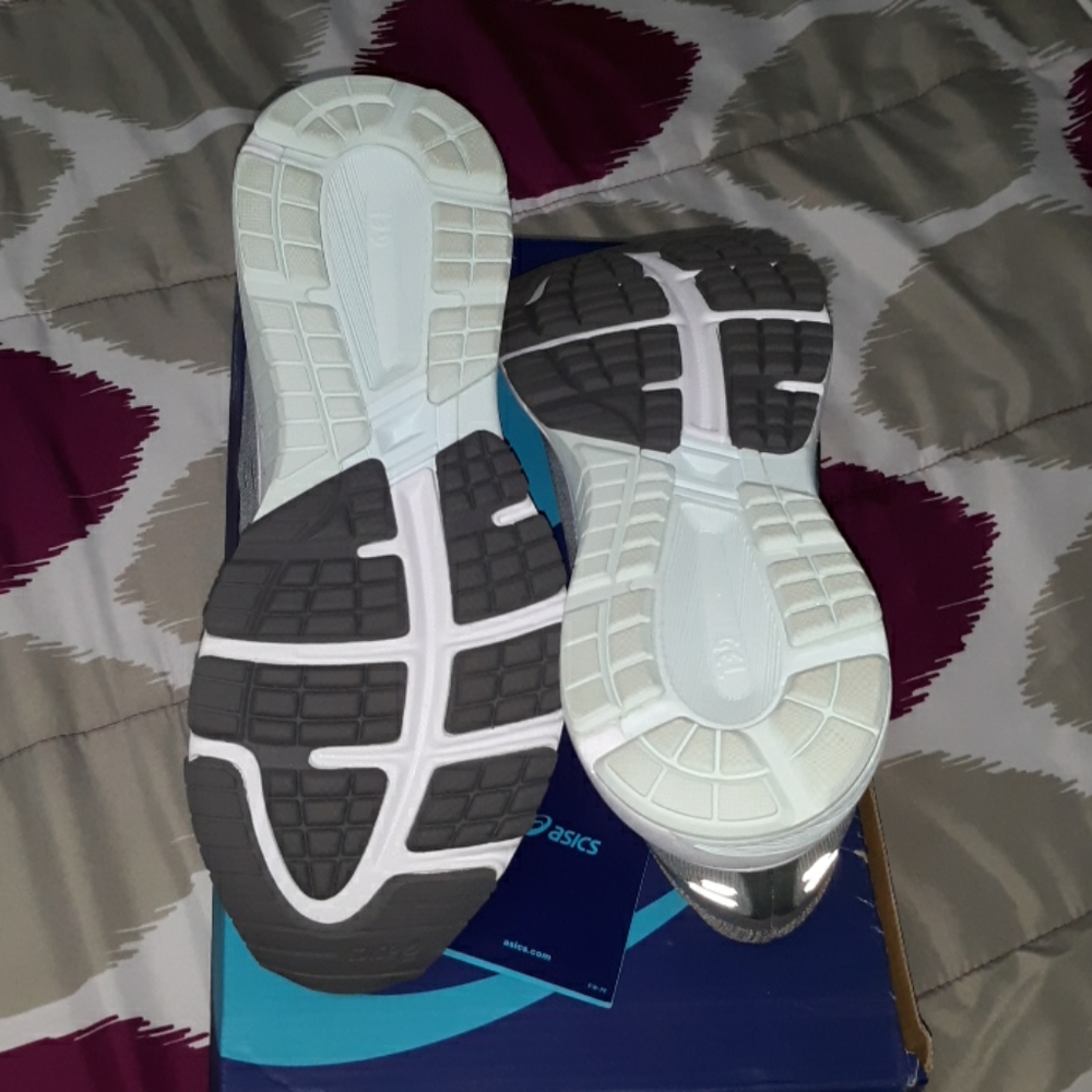 Asics Tennis Shoes - Picture 3 of 3